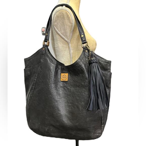 Tory Burch Handbags - EUC Tory Burch Pyramid slouchy Large Black Leather Hobo Bag